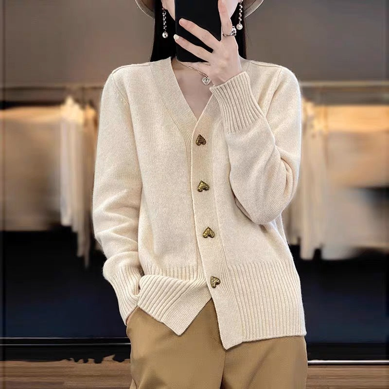 Heart-shaped button cardigan
